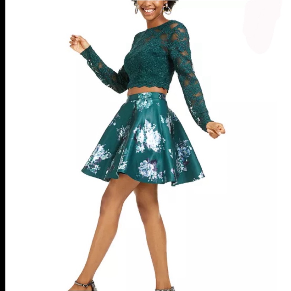 JUNIORS 2-PC. LACE TOP AND FLORAL PRINT SKIRT!!ONLY WORN ONCE!!
